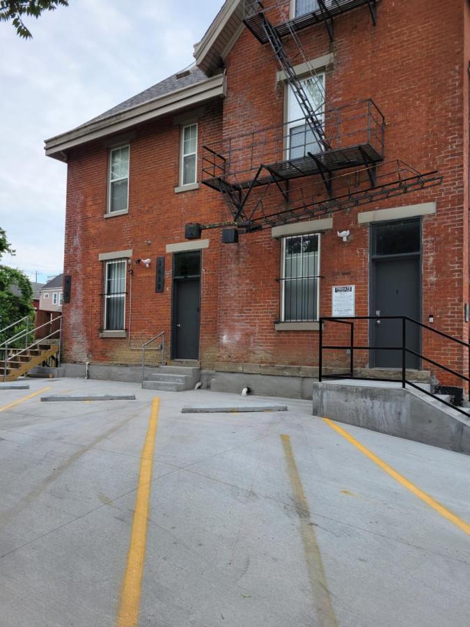 Spacious Industrial Split Level With A Balcony Cincinnati Exterior foto